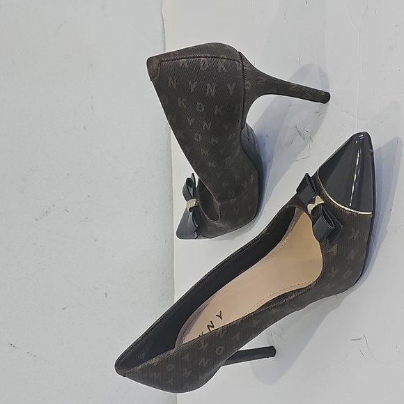 DKNY Brown  High Heel Pumps Size 8.5 - Picture 2 of 9